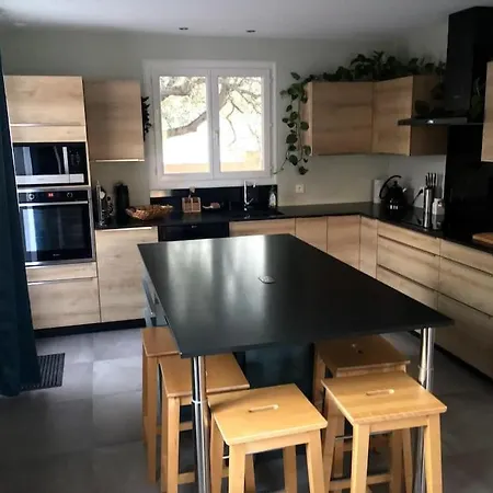 ヴィラ Jolie Villa, Piscine, 10min Centre Ville, Wifi
