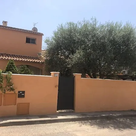 ヴィラ Jolie Villa, Piscine, 10min Centre Ville, Wifi *